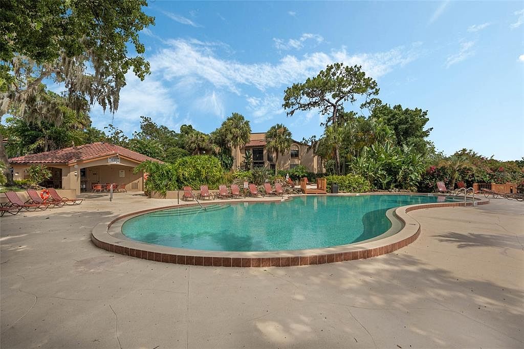 Community pool